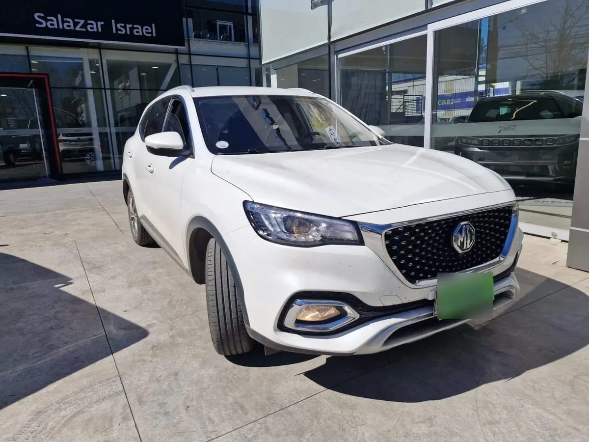 MG Hs 1.5t Comfort 2wd Mt 5p año 2023