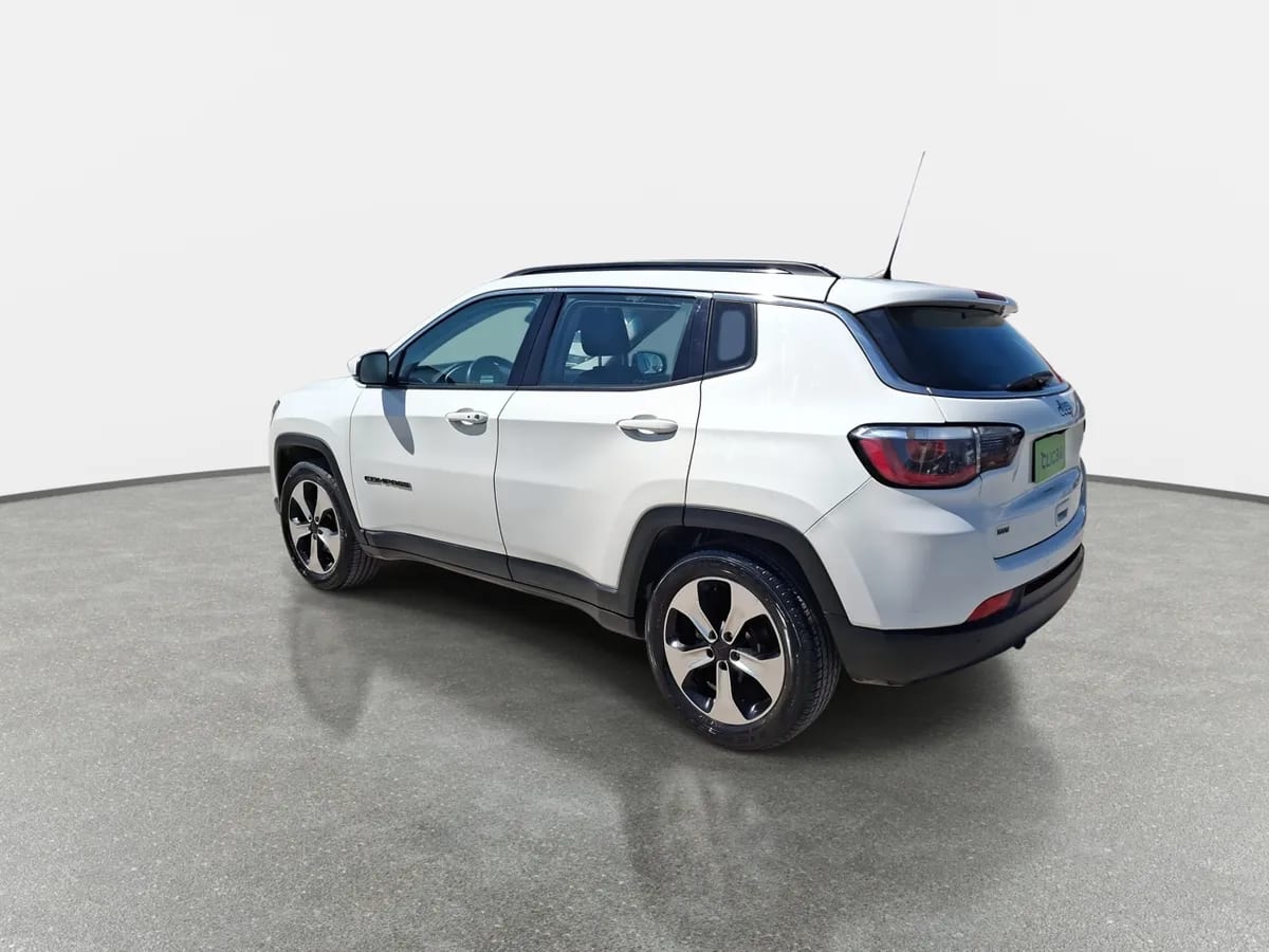 Jeep Compass 2.4 Longitude 4x2 Radio 8.4 9at 5p año 2019