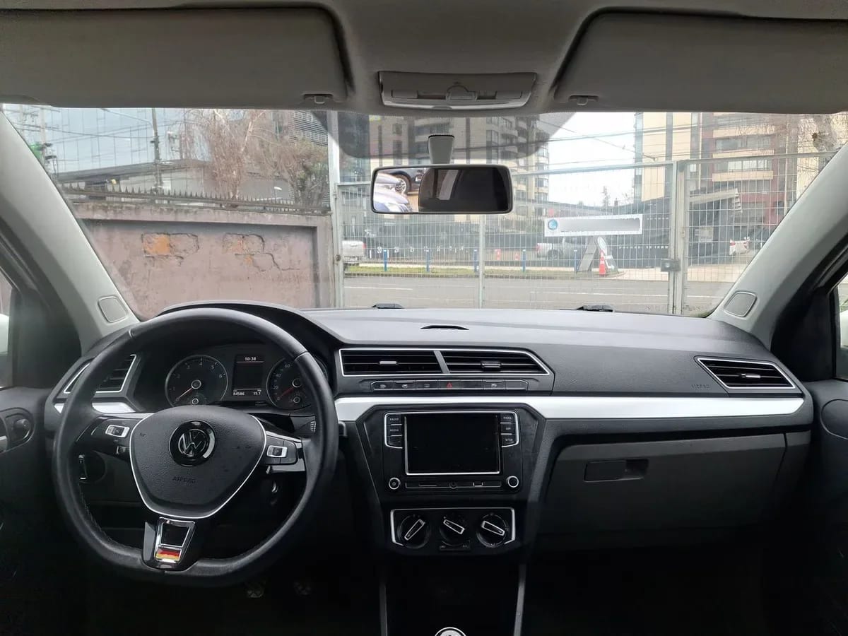 Volkswagen Gol 1.6 Highline 4x2 Mt 5p año 2021