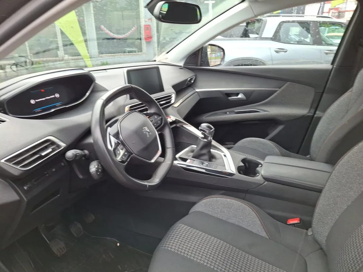 Peugeot 3008 1.2 Active Pack Puretech 4x2 130 Mt6 5p año 2022