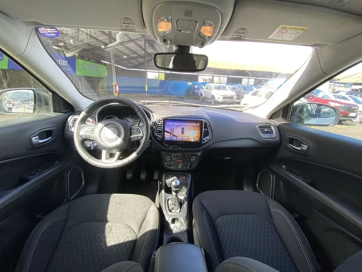 Jeep Compass 2.4 Sport Lx 4x2 6mt 5p año 2019