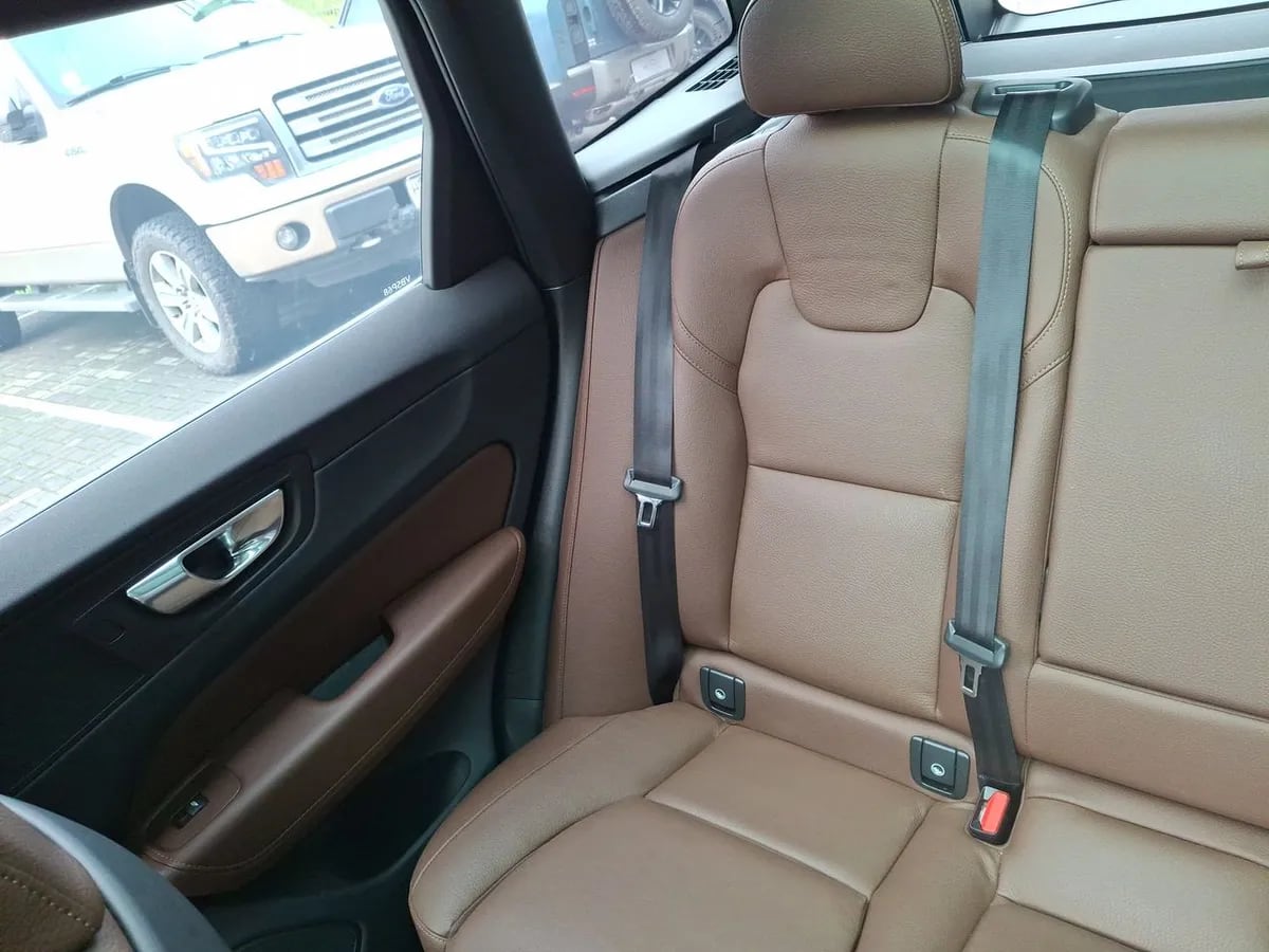 Volvo Xc60 2.0 T8 Recharge Plus Hybrid Awd At 5p año 2025