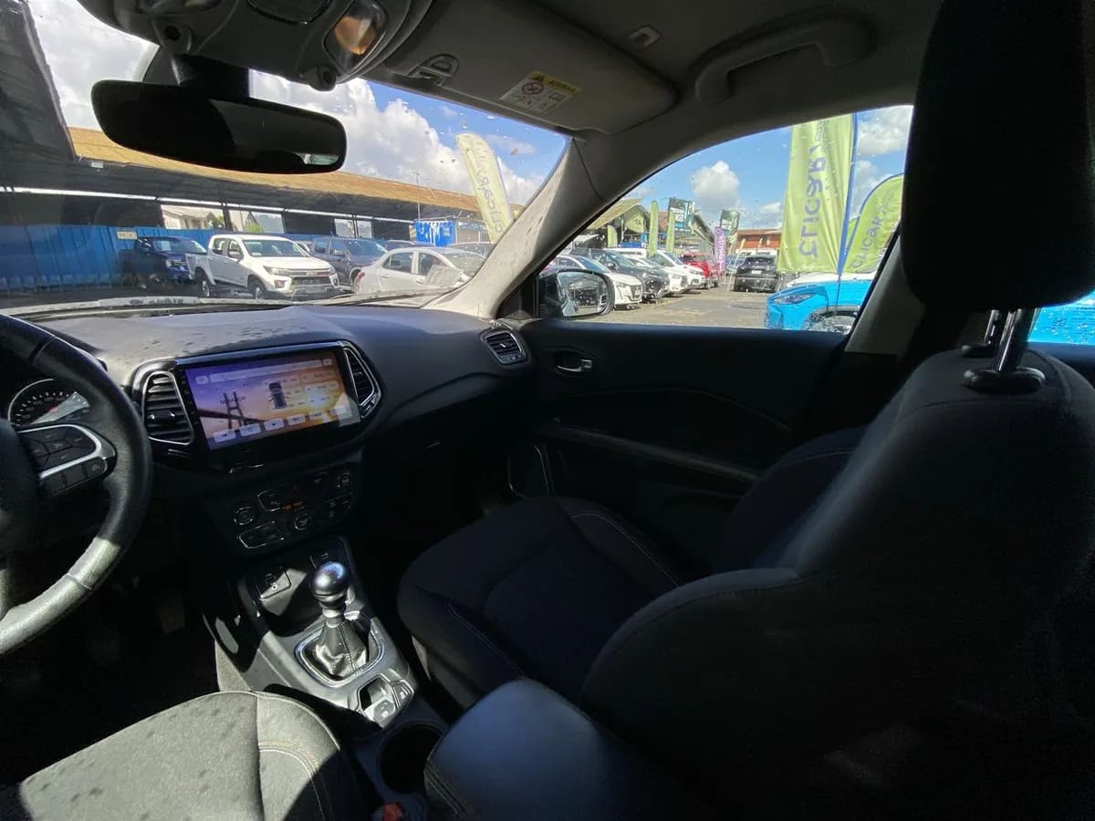 Jeep Compass 2.4 Sport Lx 4x2 6mt 5p año 2019