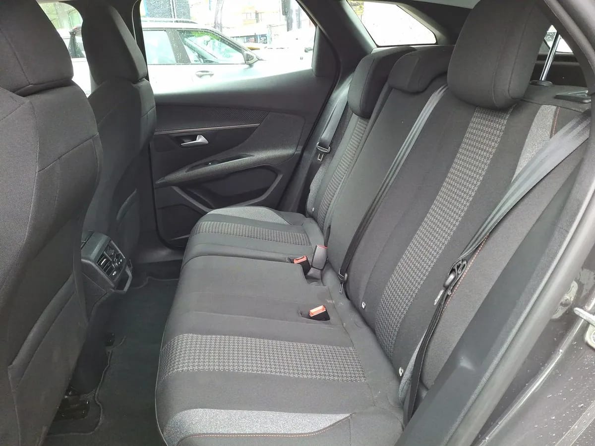 Peugeot 3008 1.2 Active Pack Puretech 4x2 130 Mt6 5p año 2022