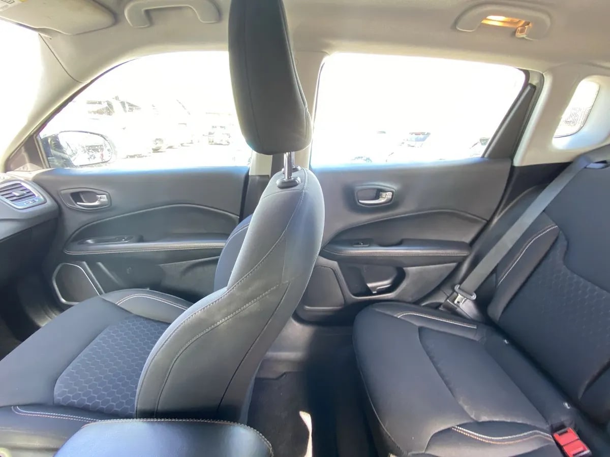 Jeep Compass 2.4 Sport Lx 4x2 6mt 5p año 2019