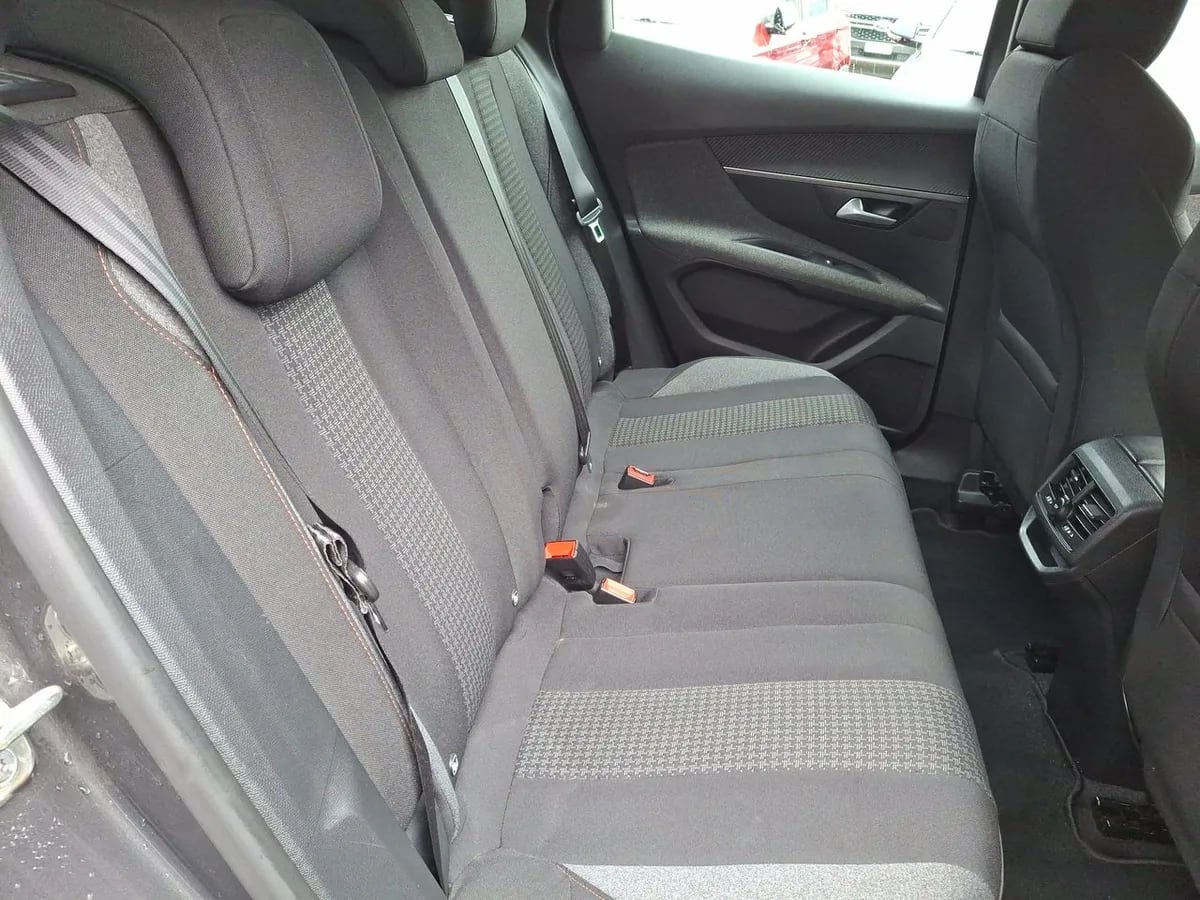 Peugeot 3008 1.2 Active Pack Puretech 4x2 130 Mt6 5p año 2022