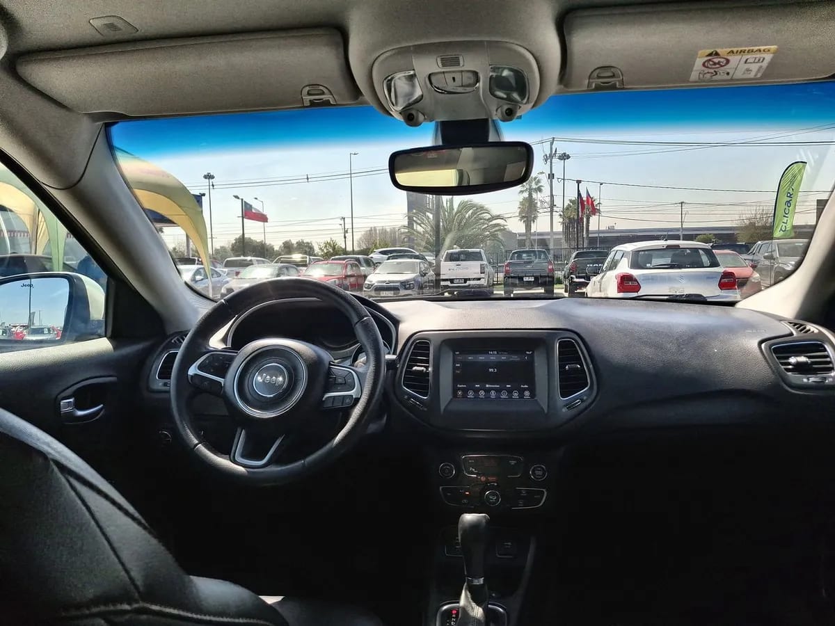 Jeep Compass 2.4 Longitude 4x2 Radio 8.4 9at 5p año 2019