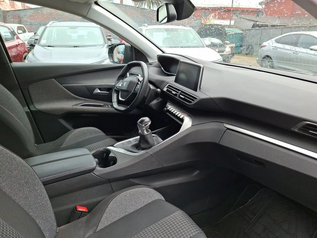 Peugeot 3008 1.2 Active Pack Puretech 4x2 130 Mt6 5p año 2022