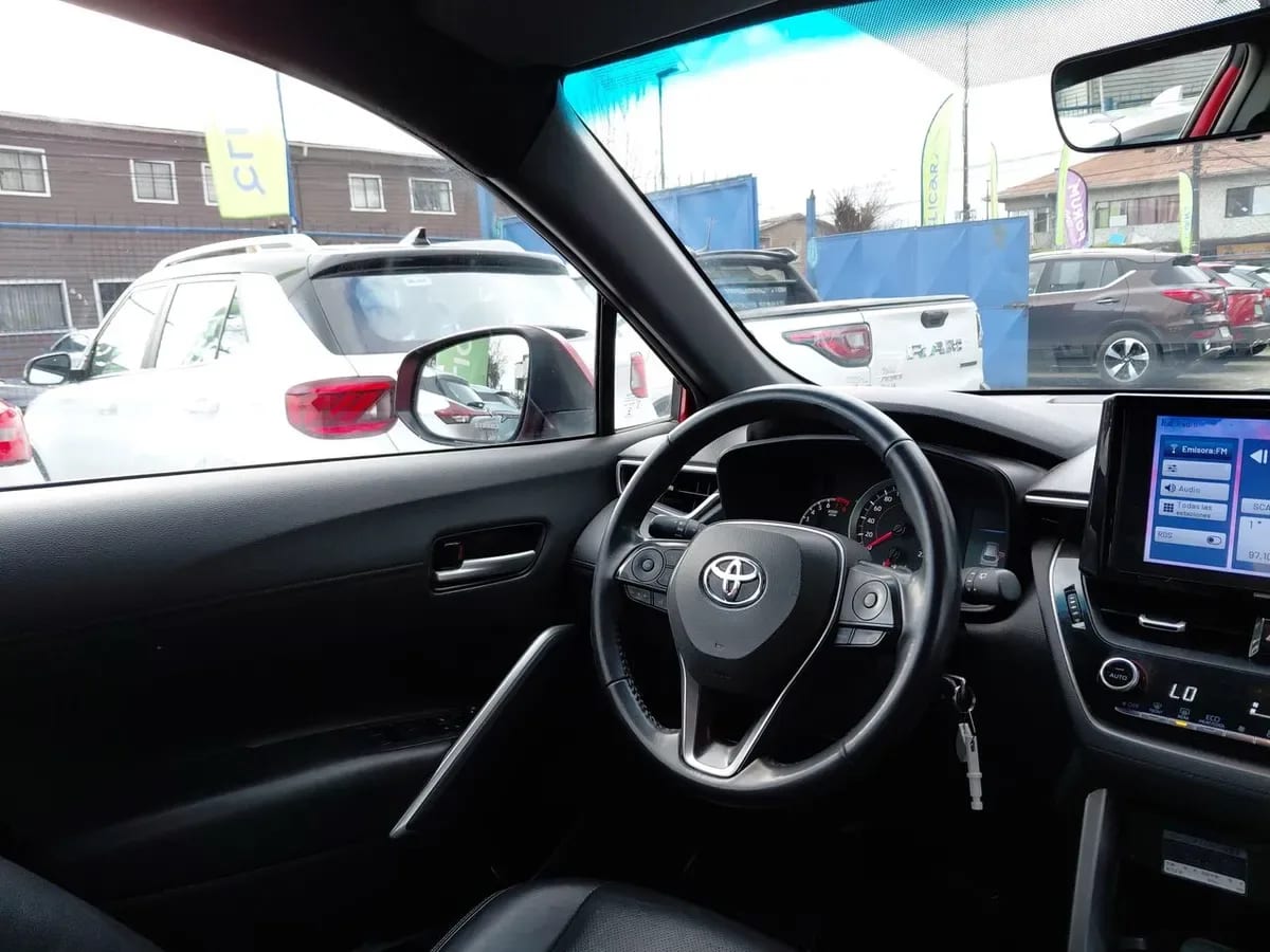 Toyota Corolla Cross 2.0 Seg 4x2 Cvt At 5p año 2023