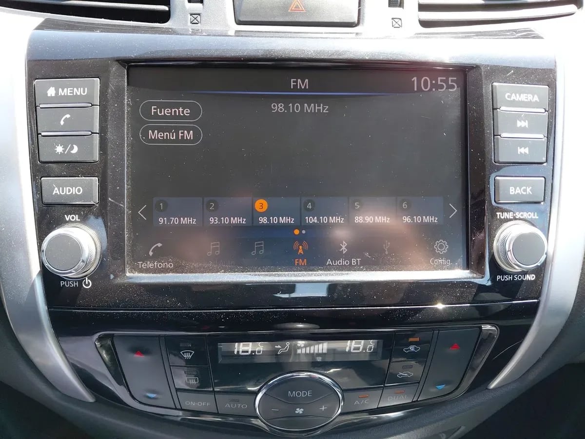 Nissan Navara 2.3d Xe Diesel 4x2 Dob.cab. Mt 4p año 2024