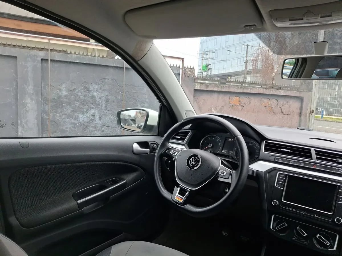 Volkswagen Gol 1.6 Highline 4x2 Mt 5p año 2021