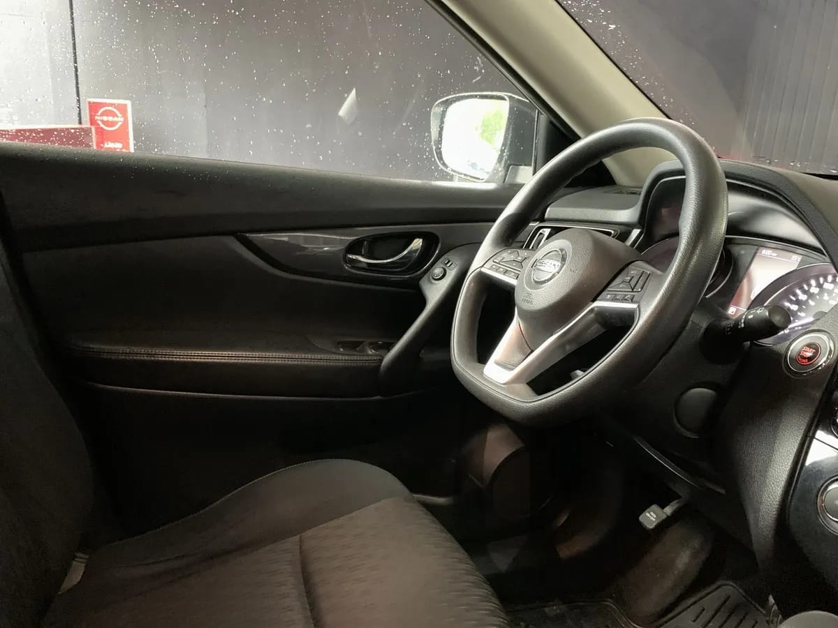 Nissan X-Trail 2.5 Sense Mc 4x2 3row Cvt At 5p año 2021