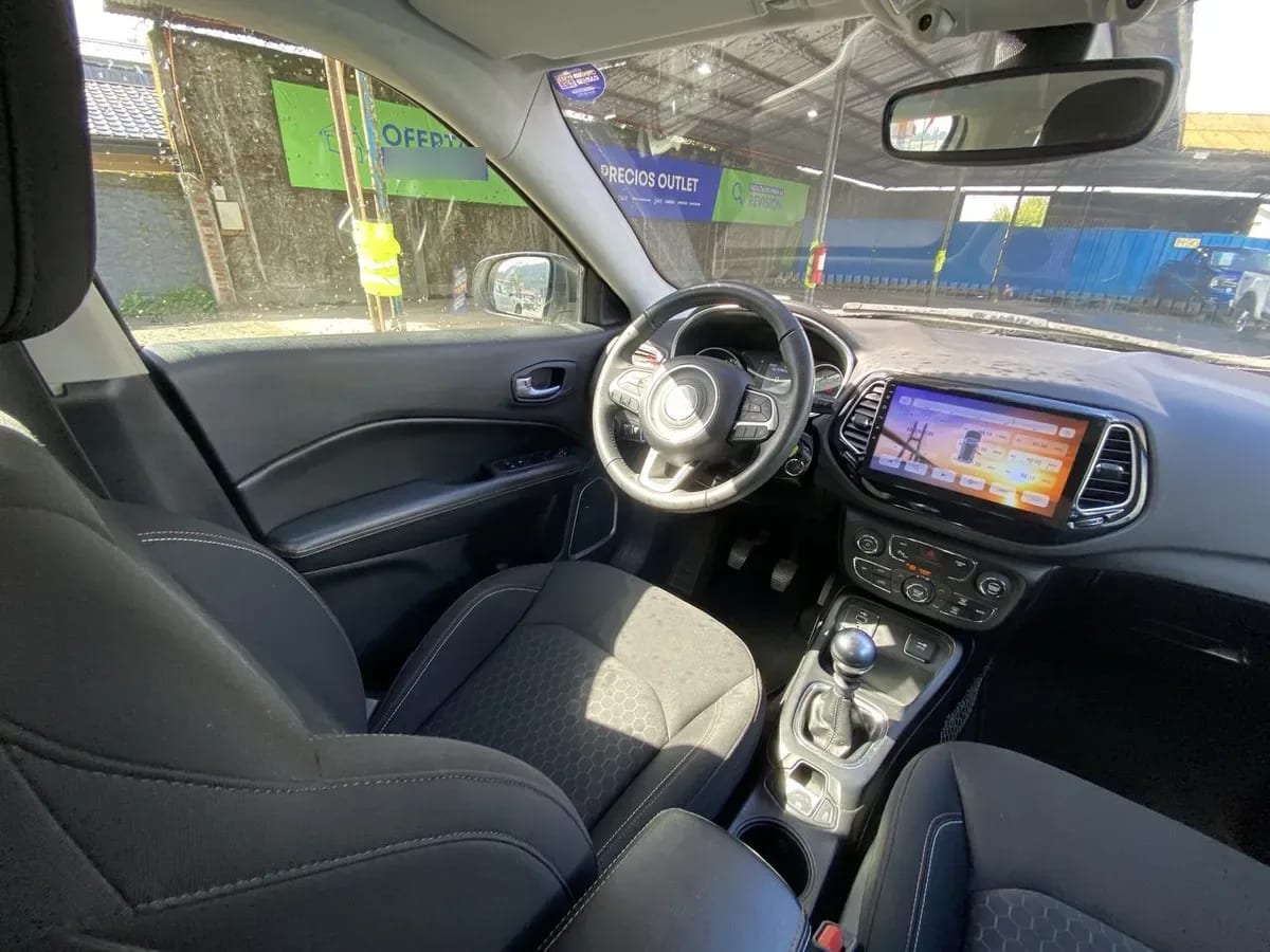 Jeep Compass 2.4 Sport Lx 4x2 6mt 5p año 2019