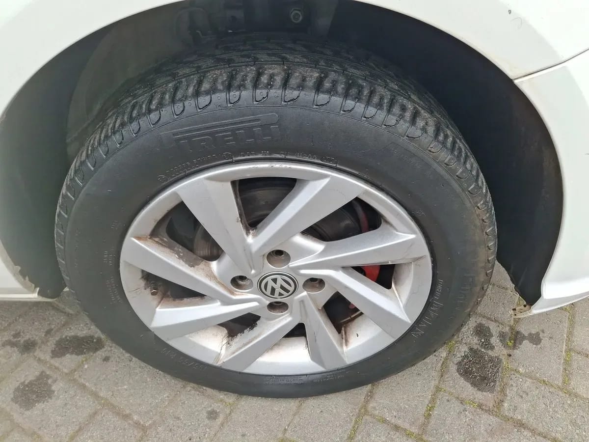 Volkswagen Gol 1.6 Highline 4x2 Mt 5p año 2021