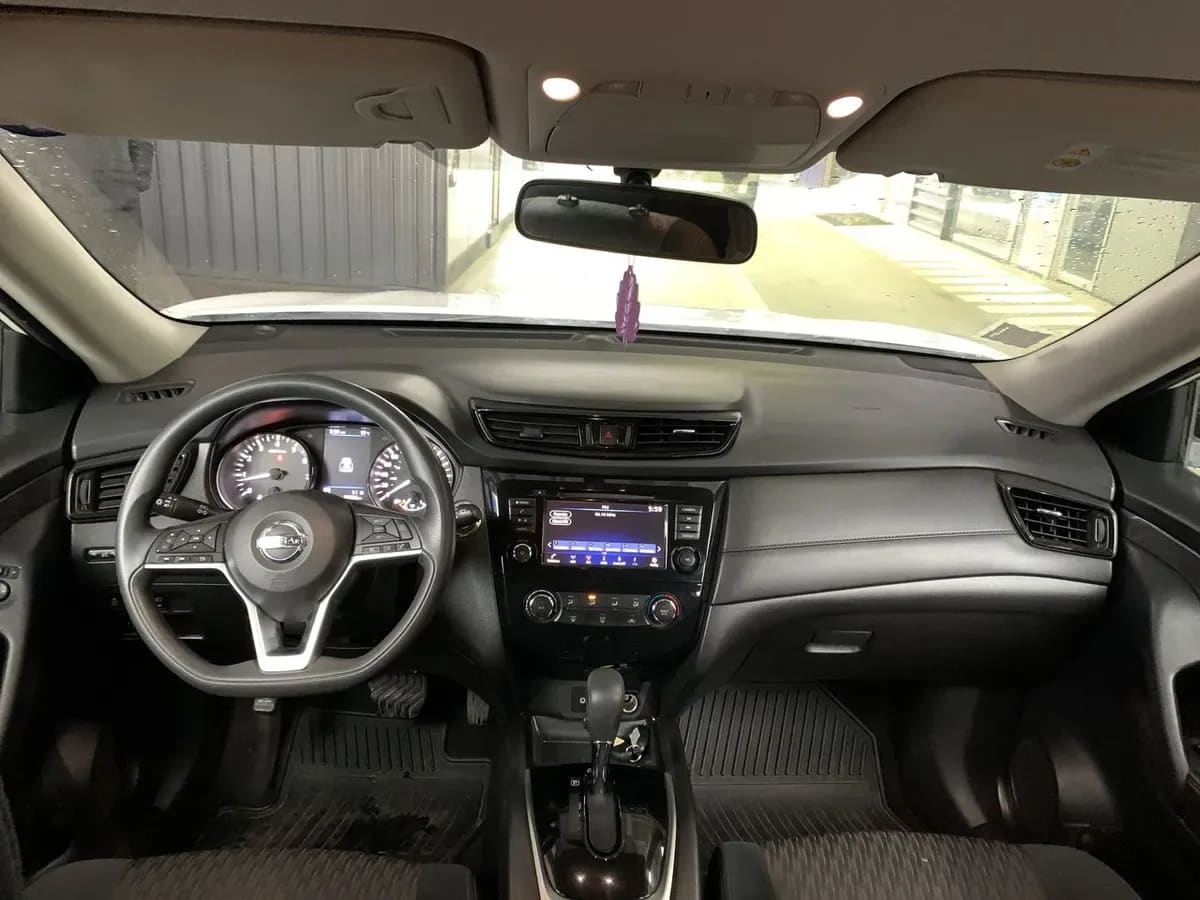 Nissan X-Trail 2.5 Sense Mc 4x2 3row Cvt At 5p año 2021
