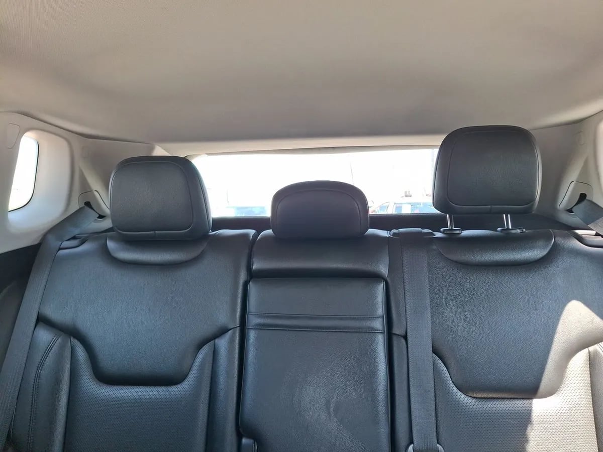 Jeep Compass 2.4 Longitude 4x2 Radio 8.4 9at 5p año 2019
