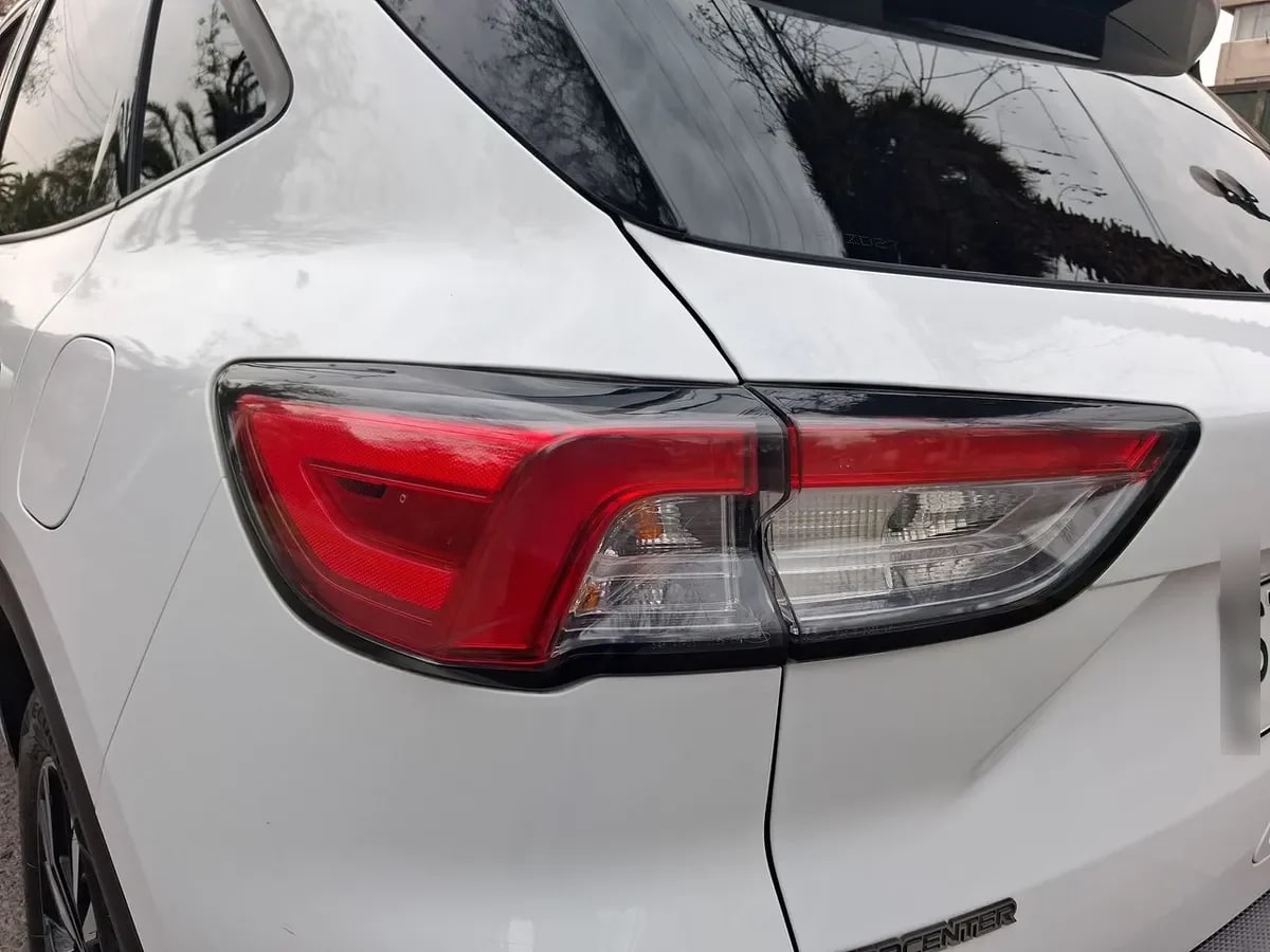 Ford Escape 2.5 Atkinson Se Hibrido Fwd At 5p año 2023
