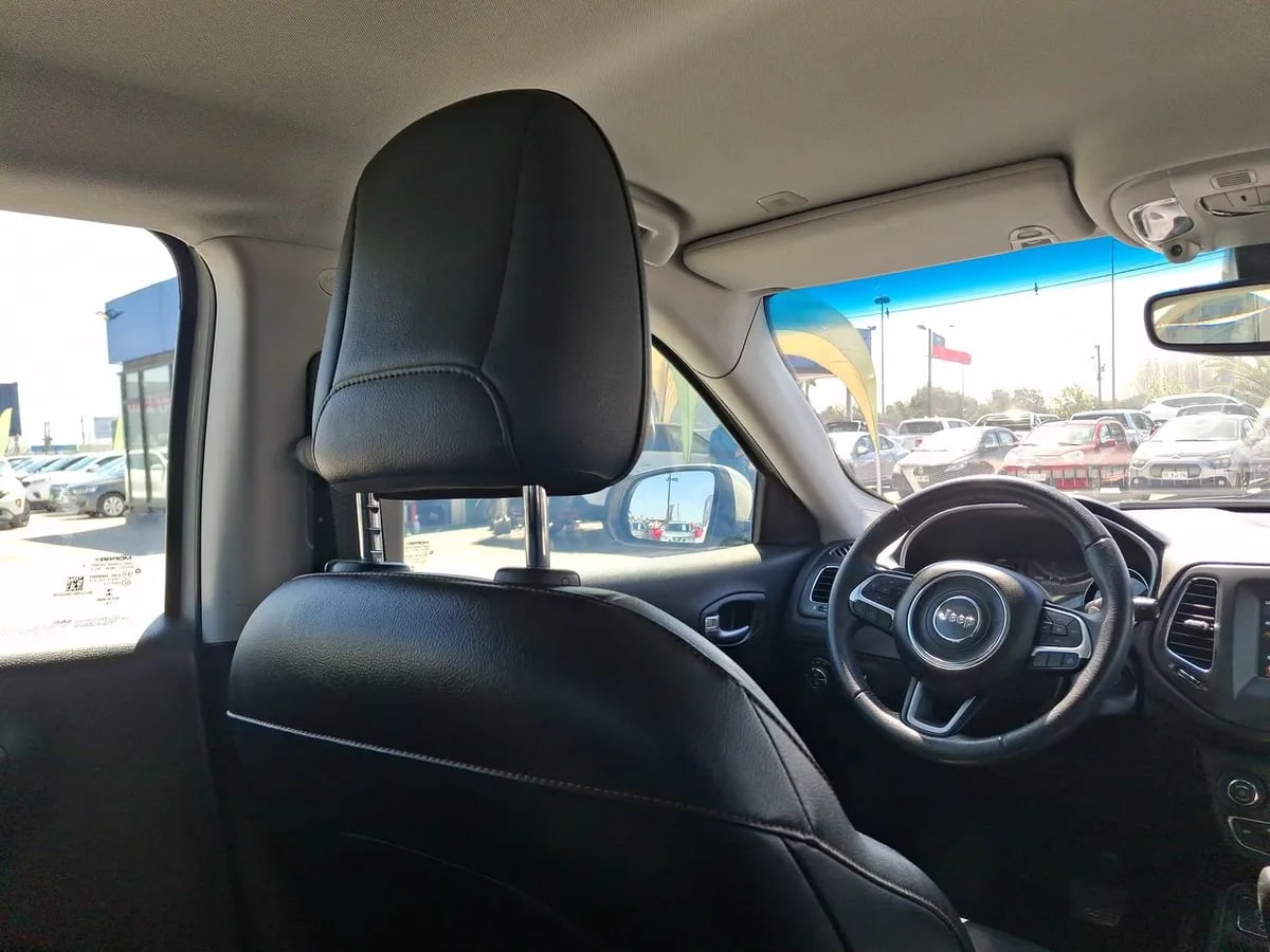 Jeep Compass 2.4 Longitude 4x2 Radio 8.4 9at 5p año 2019