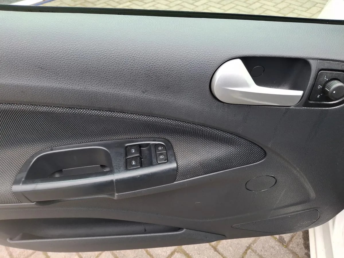 Volkswagen Gol 1.6 Highline 4x2 Mt 5p año 2021