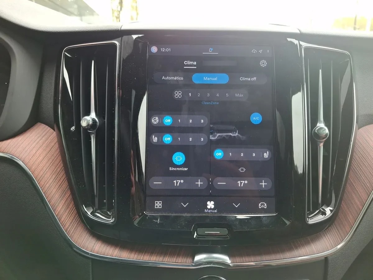 Volvo Xc60 2.0 T8 Recharge Plus Hybrid Awd At 5p año 2025