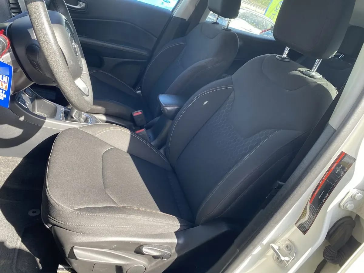 Jeep Compass 2.4 Sport Lx 4x2 6mt 5p año 2019