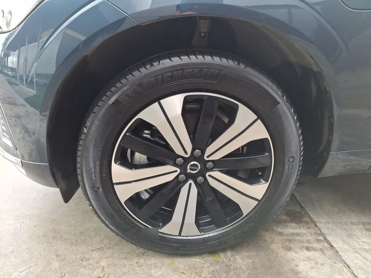 Volvo Xc60 2.0 T8 Recharge Plus Hybrid Awd At 5p año 2025
