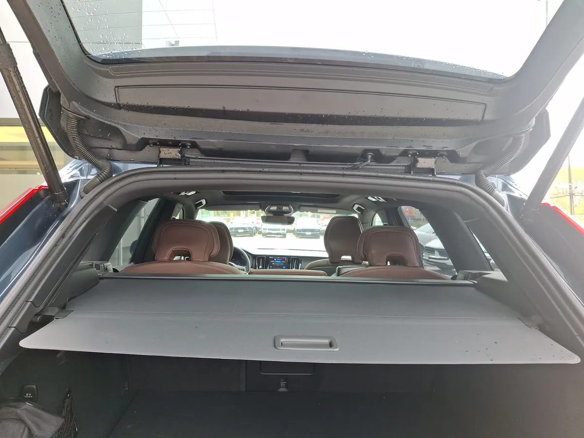 Volvo Xc60 2.0 T8 Recharge Plus Hybrid Awd At 5p año 2025