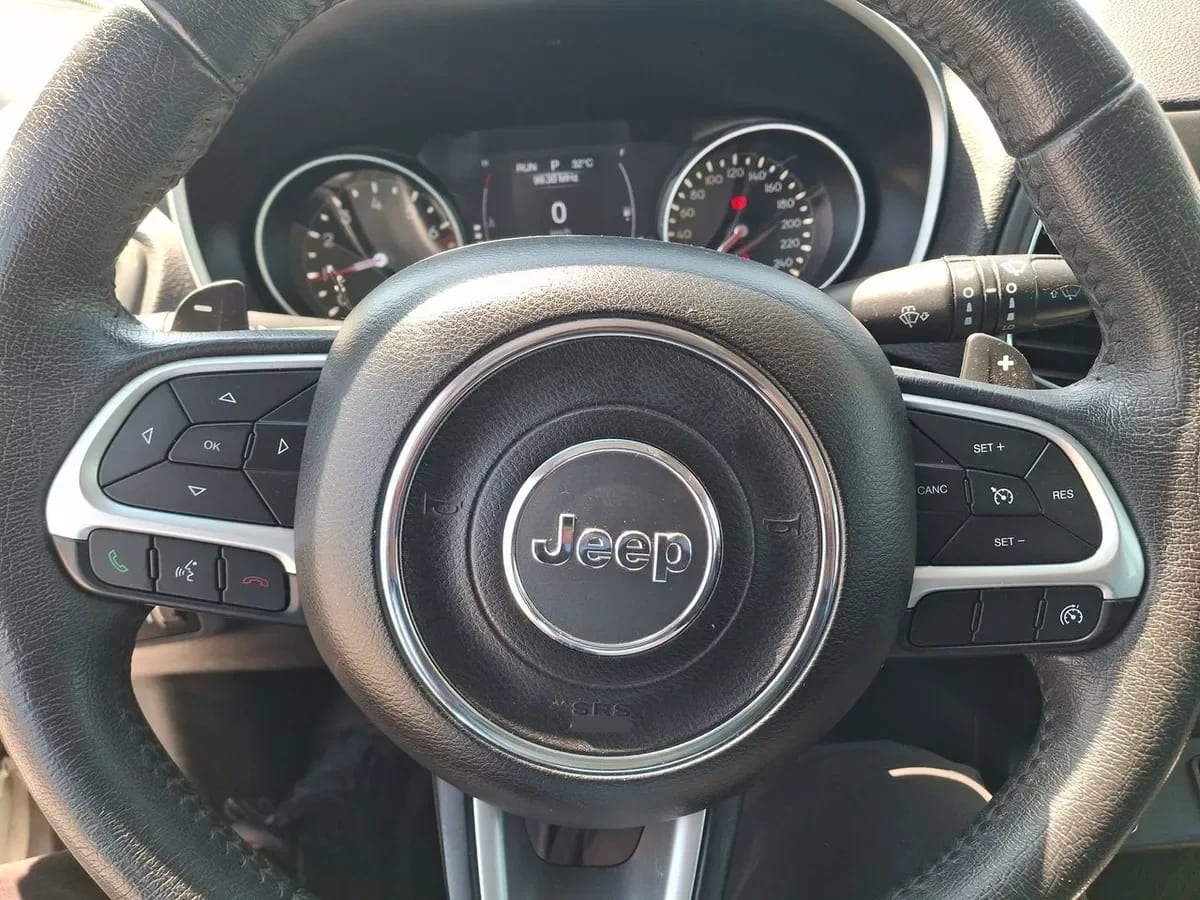 Jeep Compass 2.4 Longitude 4x2 Radio 8.4 9at 5p año 2019
