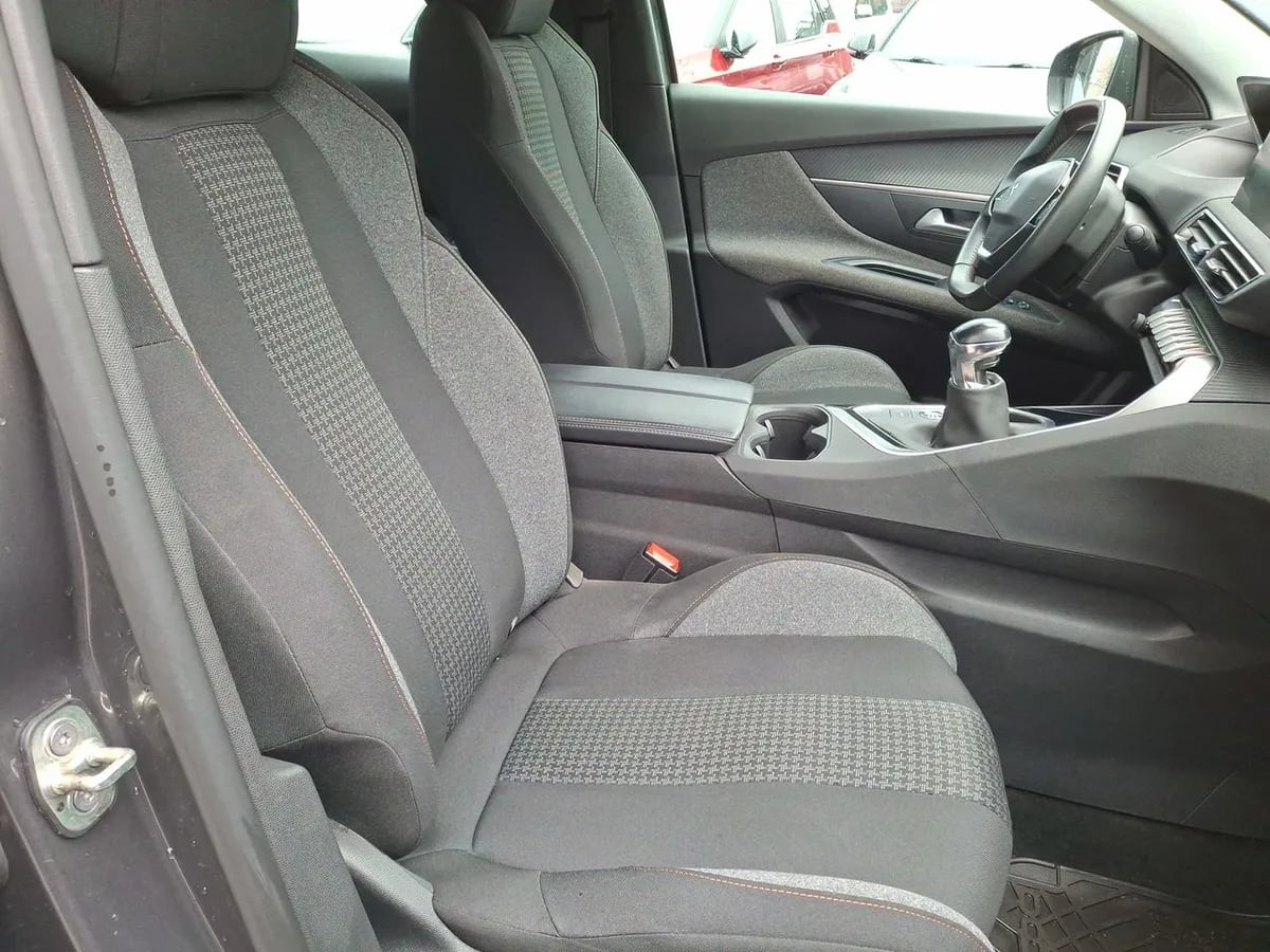 Peugeot 3008 1.2 Active Pack Puretech 4x2 130 Mt6 5p año 2022