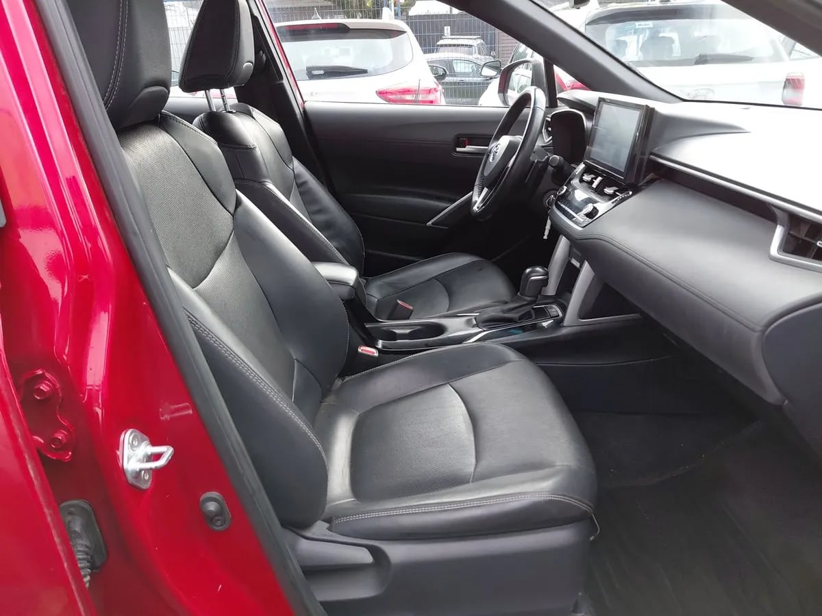Toyota Corolla Cross 2.0 Seg 4x2 Cvt At 5p año 2023