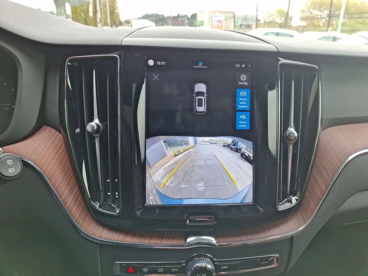 Volvo Xc60 2.0 T8 Recharge Plus Hybrid Awd At 5p año 2025