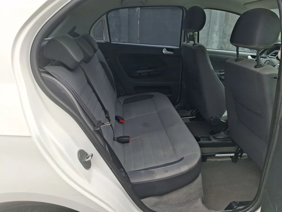 Volkswagen Gol 1.6 Highline 4x2 Mt 5p año 2021