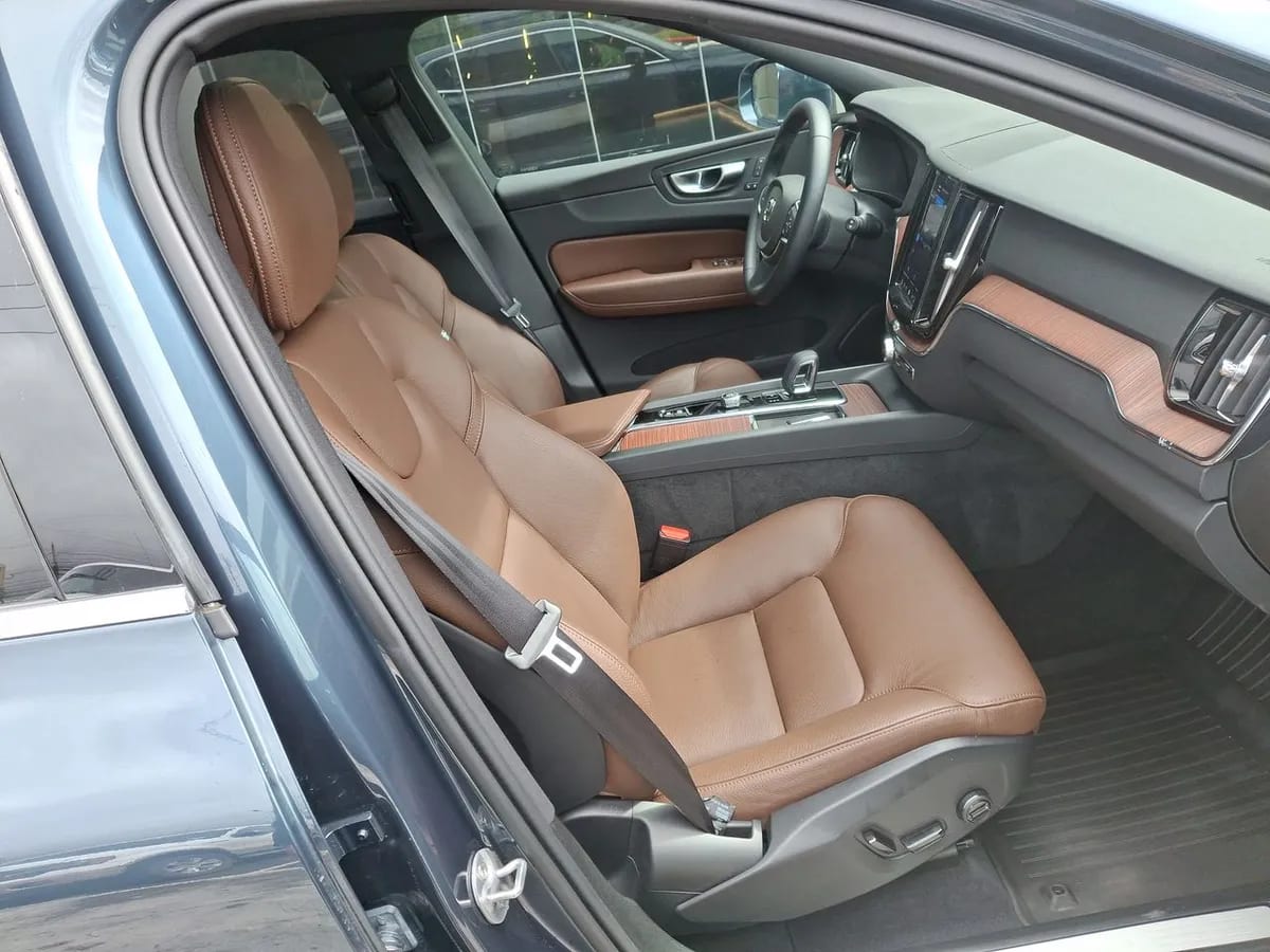 Volvo Xc60 2.0 T8 Recharge Plus Hybrid Awd At 5p año 2025