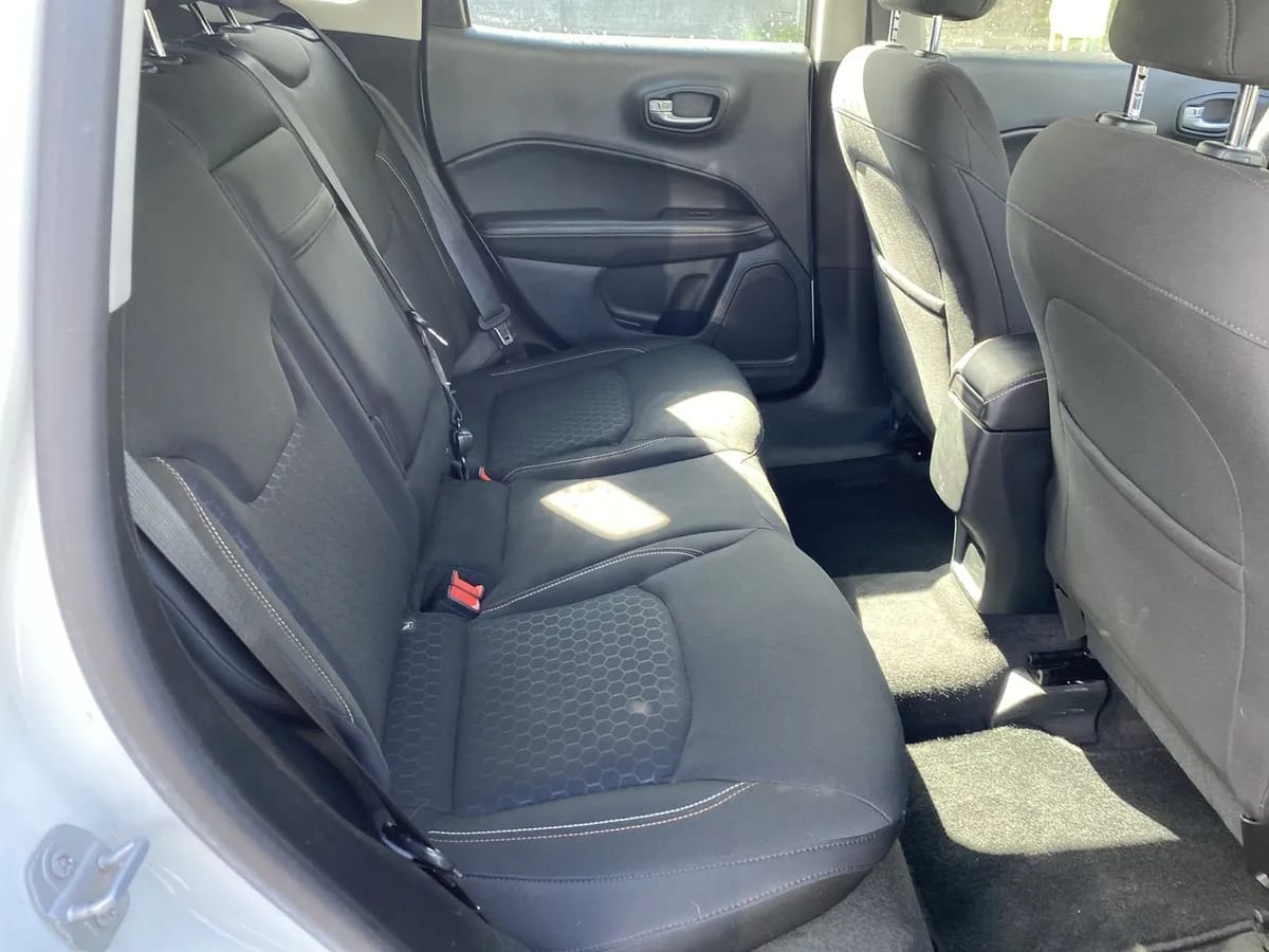 Jeep Compass 2.4 Sport Lx 4x2 6mt 5p año 2019