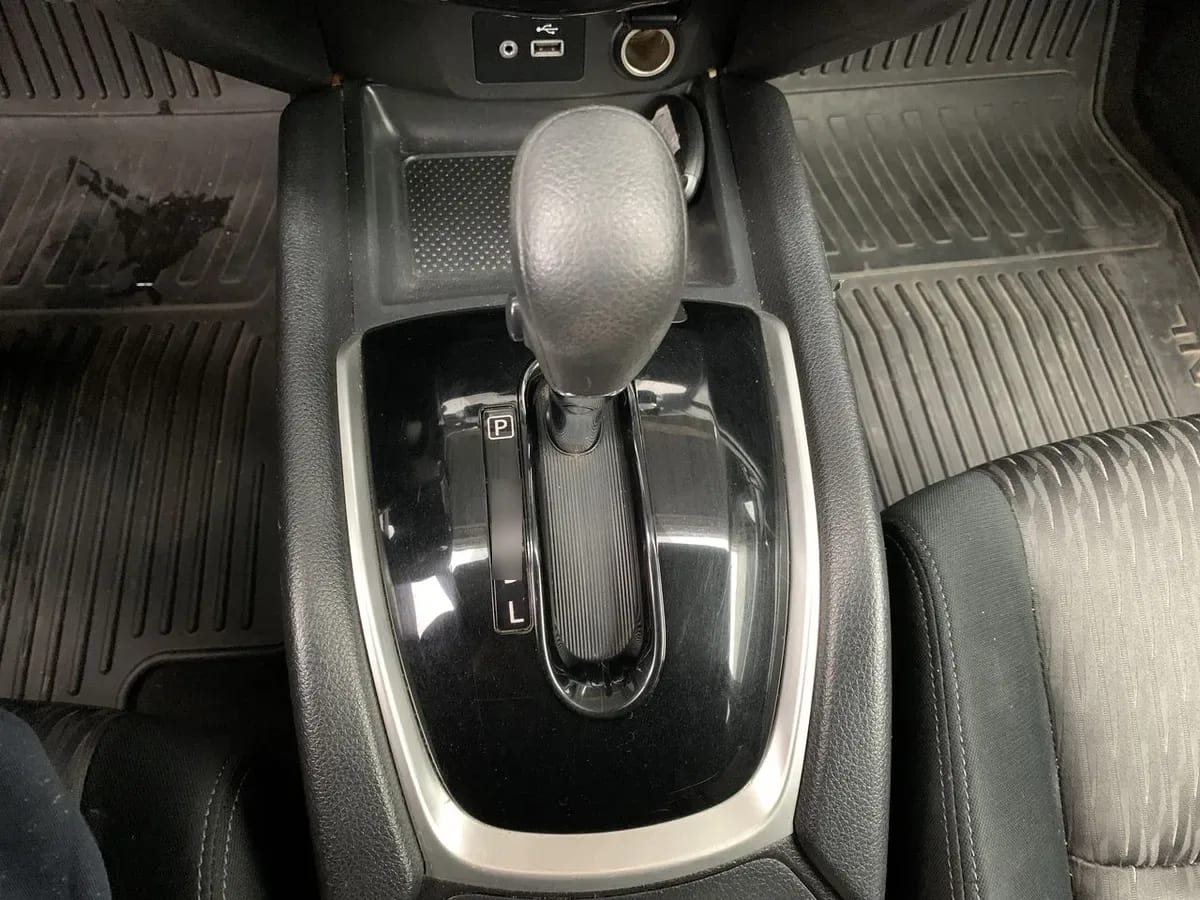 Nissan X-Trail 2.5 Sense Mc 4x2 3row Cvt At 5p año 2021