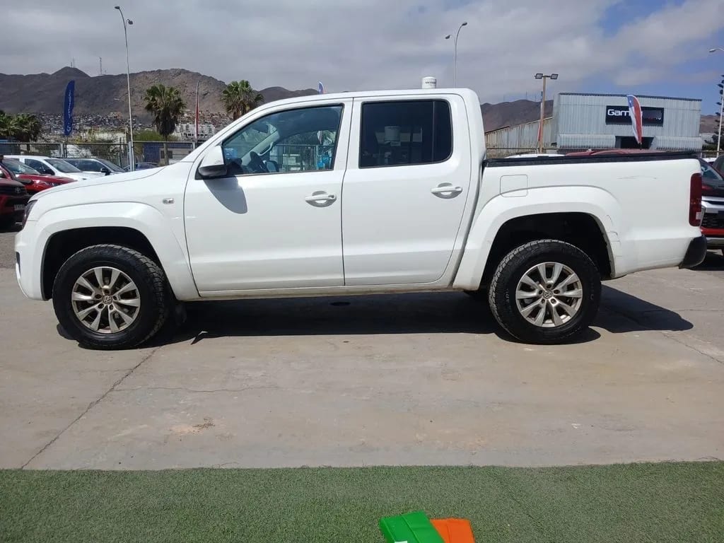 Volkswagen Amarok 2.0 Trendline 4x4 Diesel Mt 4p año 2021