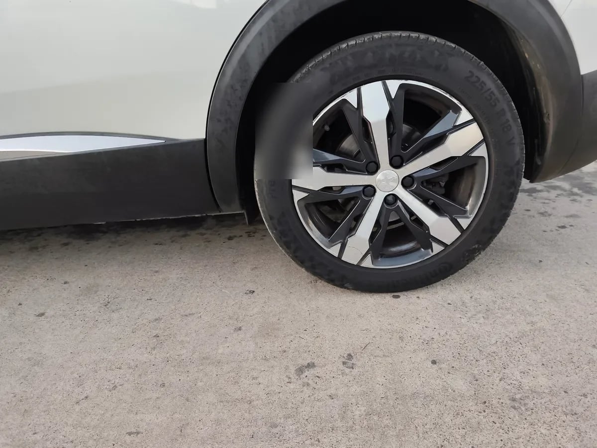 PEUGEOT 5008 1.5 Active 130 At Diesel año 2019