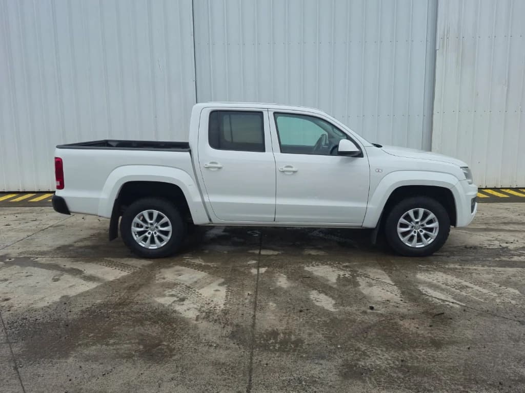 Volkswagen Amarok Dcab Tdi 4x4 Trendline 2.0 año 2023