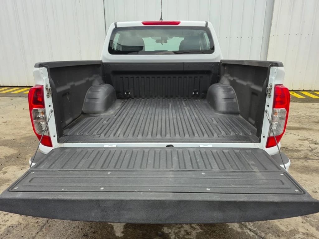 Nissan Navara Navara Xe 2.3 Mt 4x2 año 2023