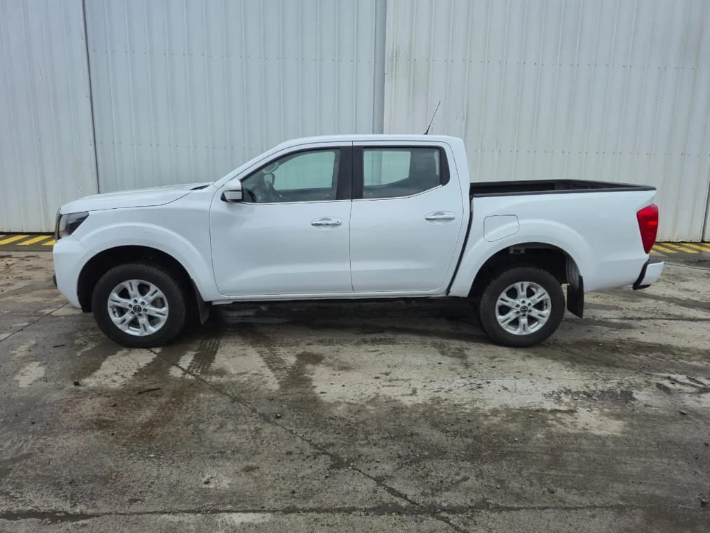 Nissan Navara Navara Xe 2.3 Mt 4x2 año 2023