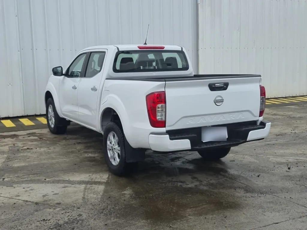 Nissan Navara Navara Xe 2.3 Mt 4x2 año 2023