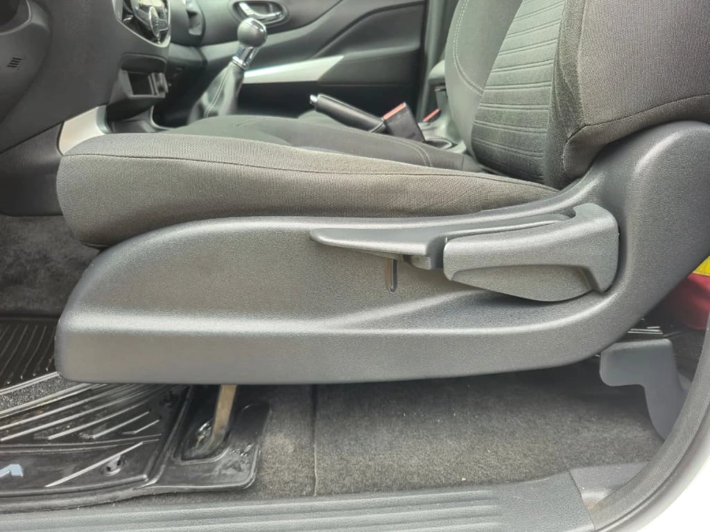 Nissan Navara Navara Xe 2.3 Mt 4x2 año 2023