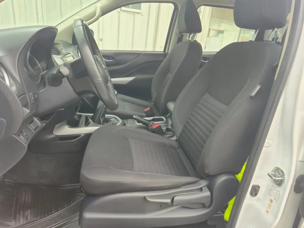 Nissan Navara Navara Xe 2.3 Mt 4x2 año 2023