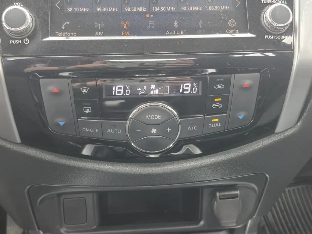 Nissan Navara Navara Xe 2.3 Mt 4x2 año 2023