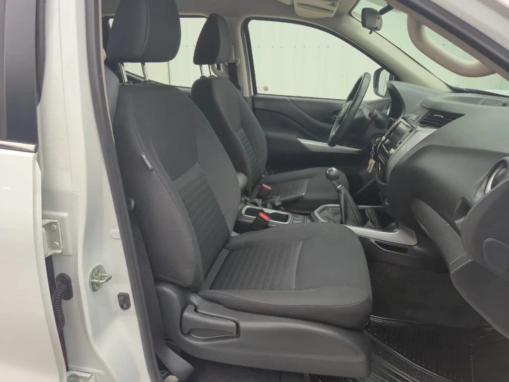 Nissan Navara Navara Xe 2.3 Mt 4x2 año 2023