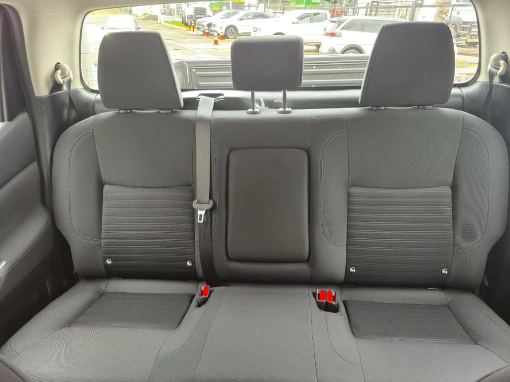 Nissan Navara Navara Xe 2.3 Mt 4x2 año 2023