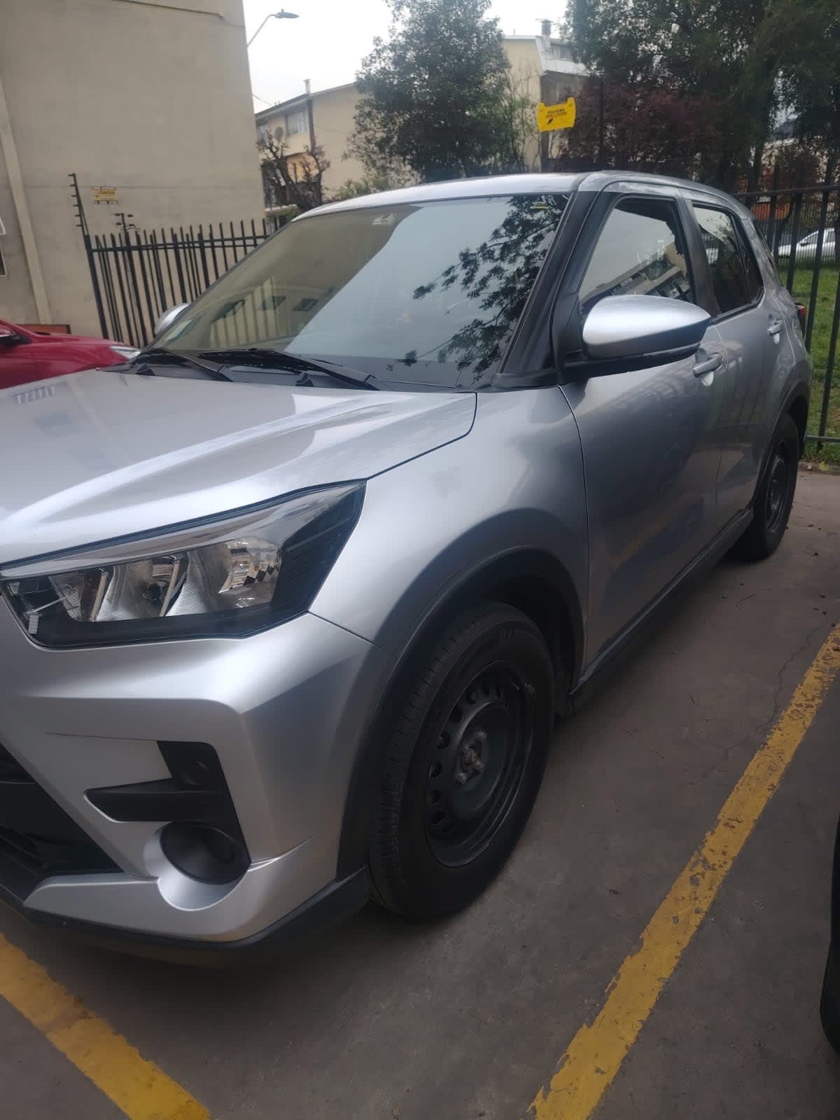 TOYOTA RAIZE 1.2 E Cvt At año 2023