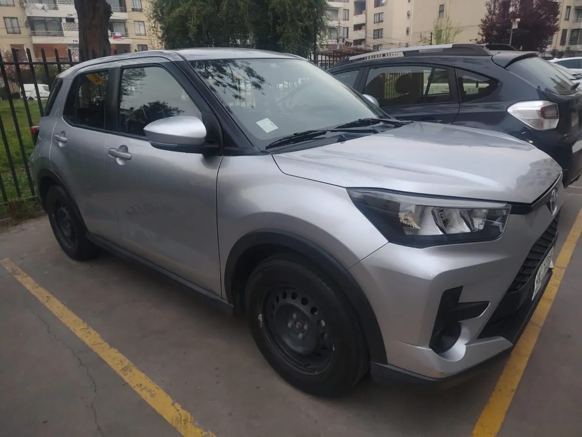 TOYOTA RAIZE 1.2 E Cvt At año 2023