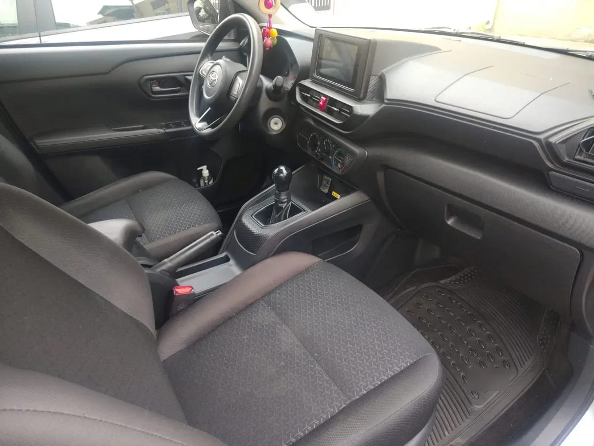 TOYOTA RAIZE 1.2 E Cvt At año 2023