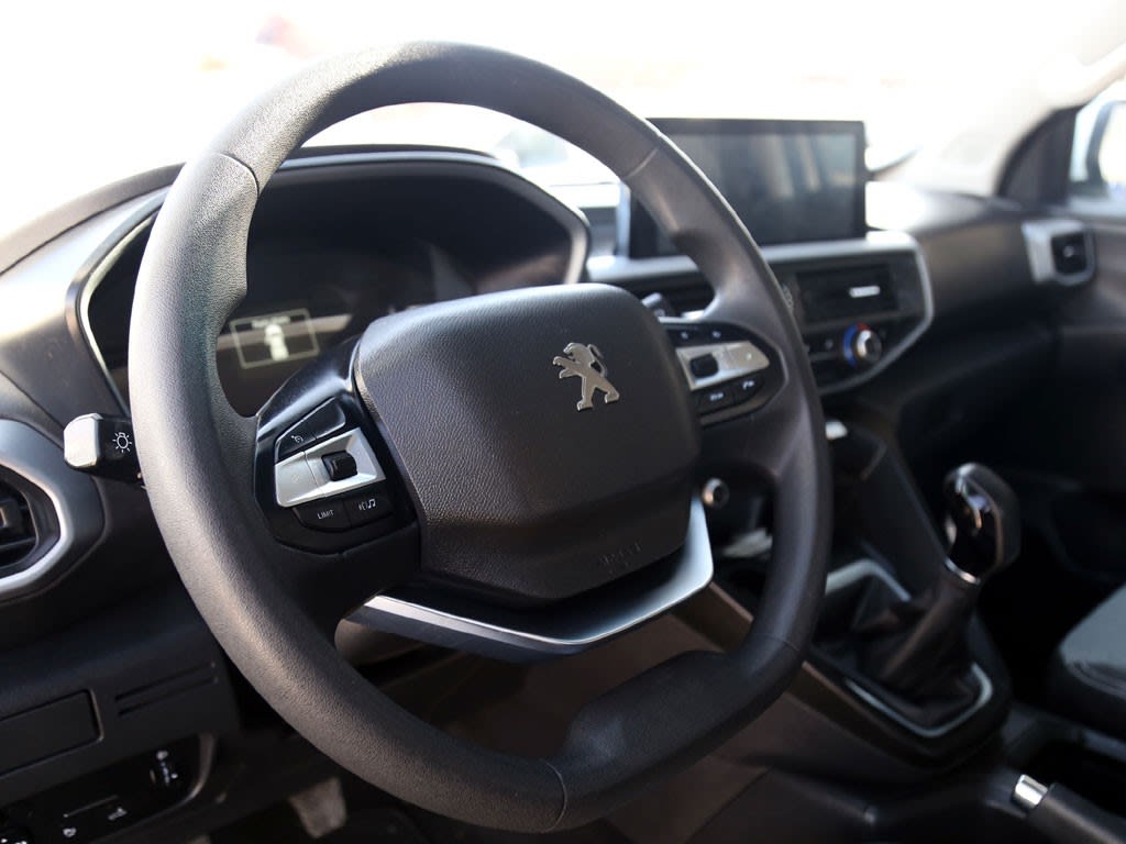 Peugeot Landtrek Mt 1.9 Diesel año 2023